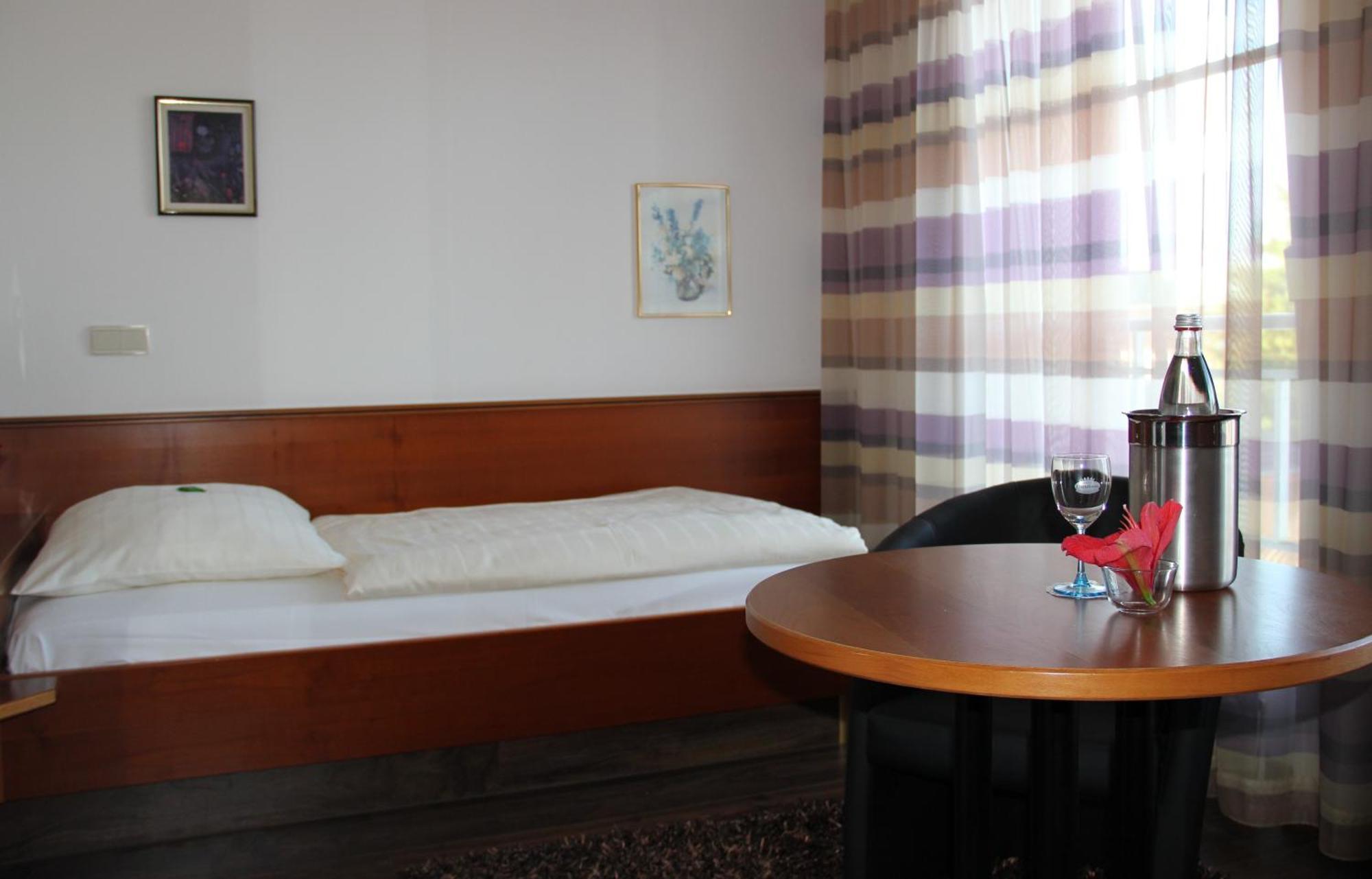 Classic Hotel Kaarst Eksteriør bilde