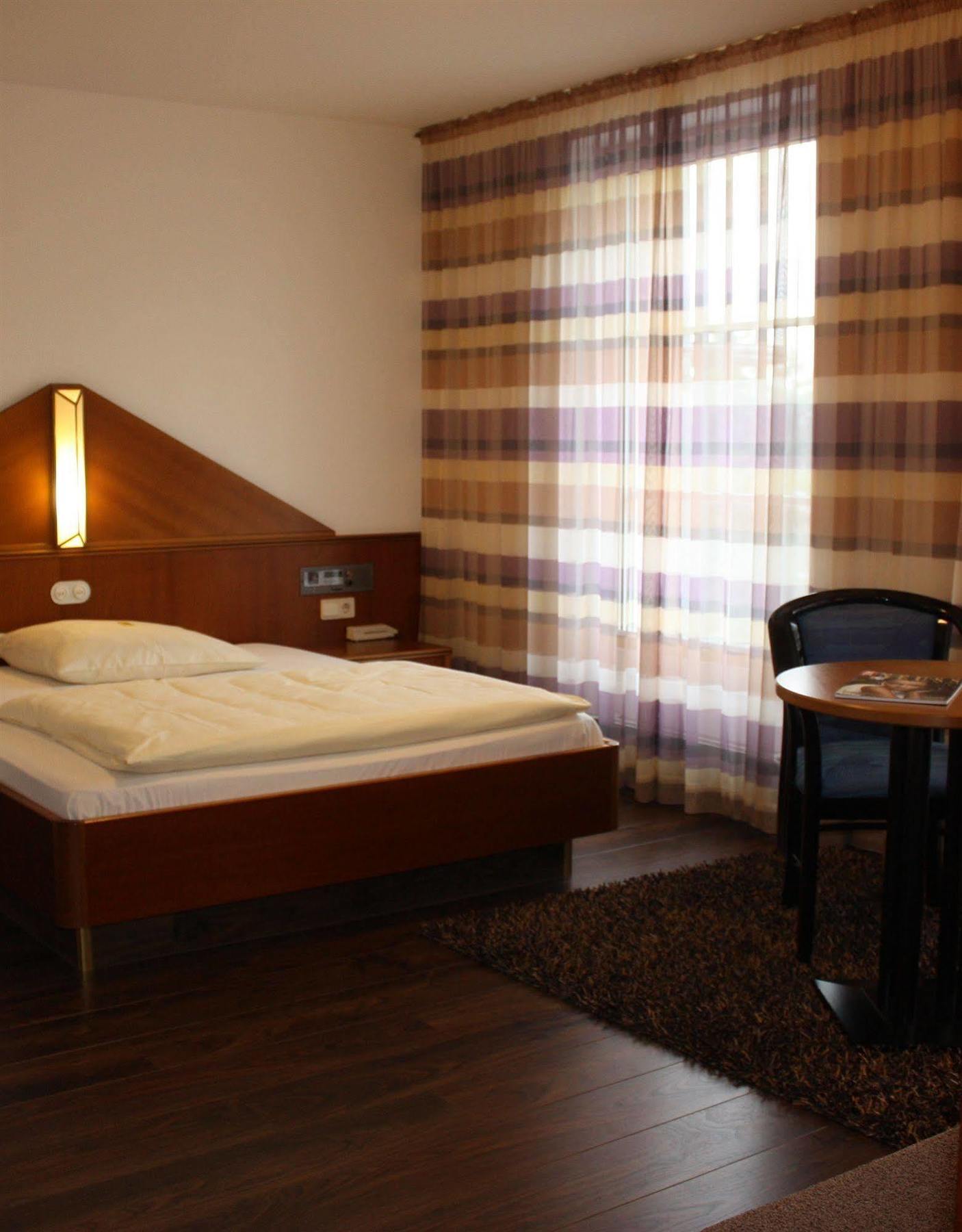 Classic Hotel Kaarst Eksteriør bilde